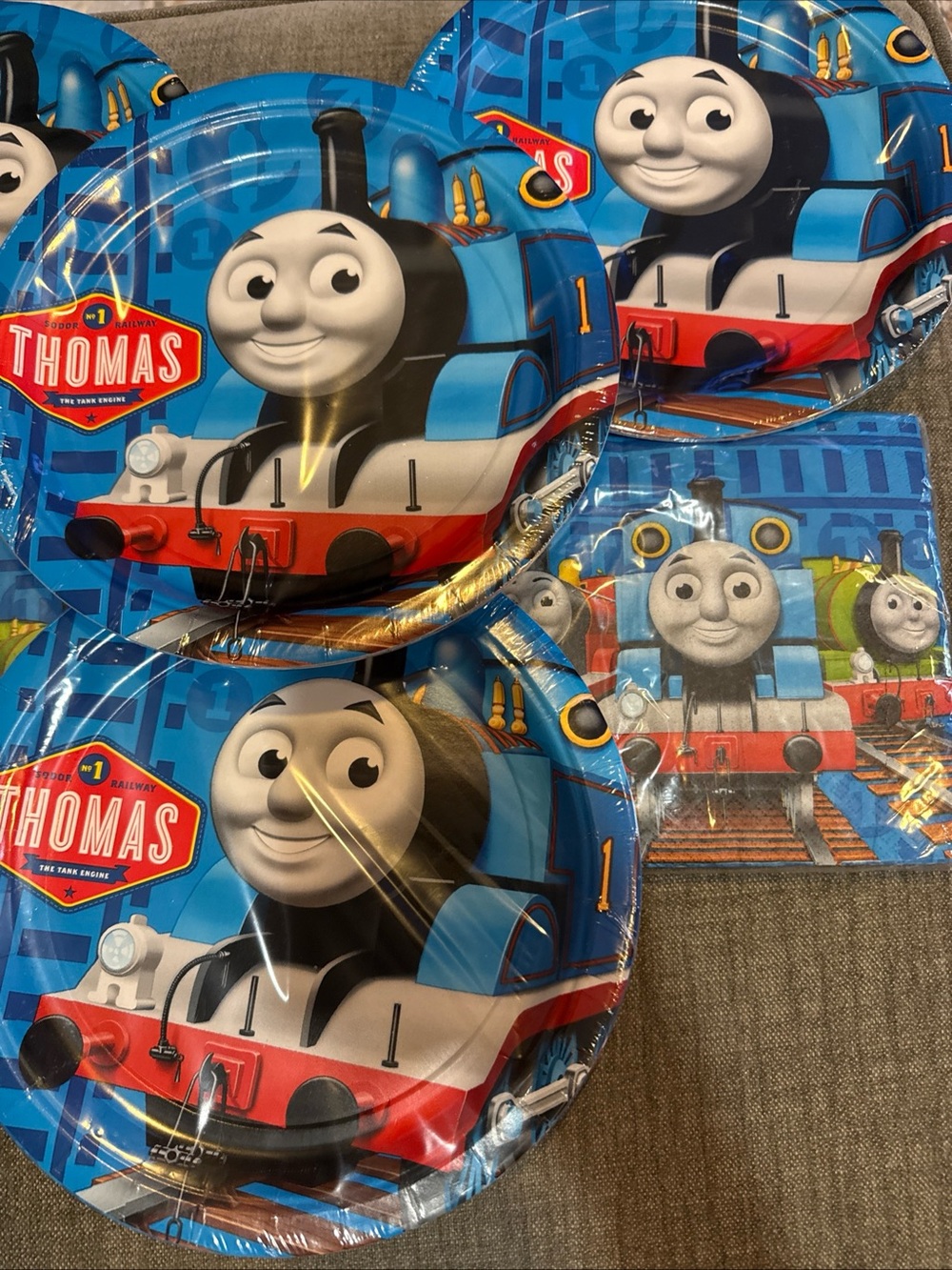 Thomas & Friends Bright Blue Kids Party Paper Plates - Character Design - Picture 2 of 5